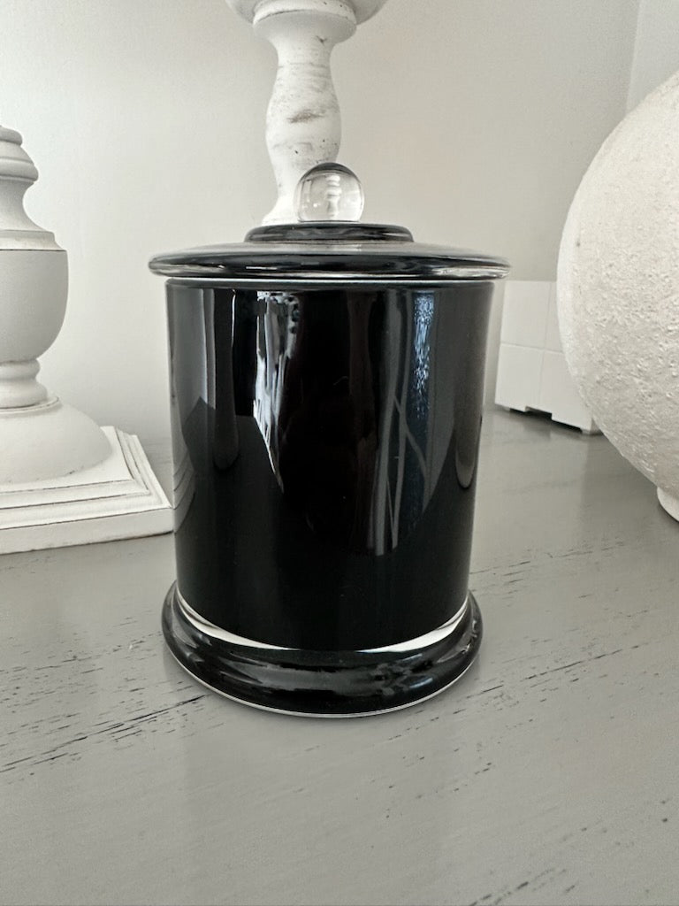 NAOMI CANDLE BLACK LARGE