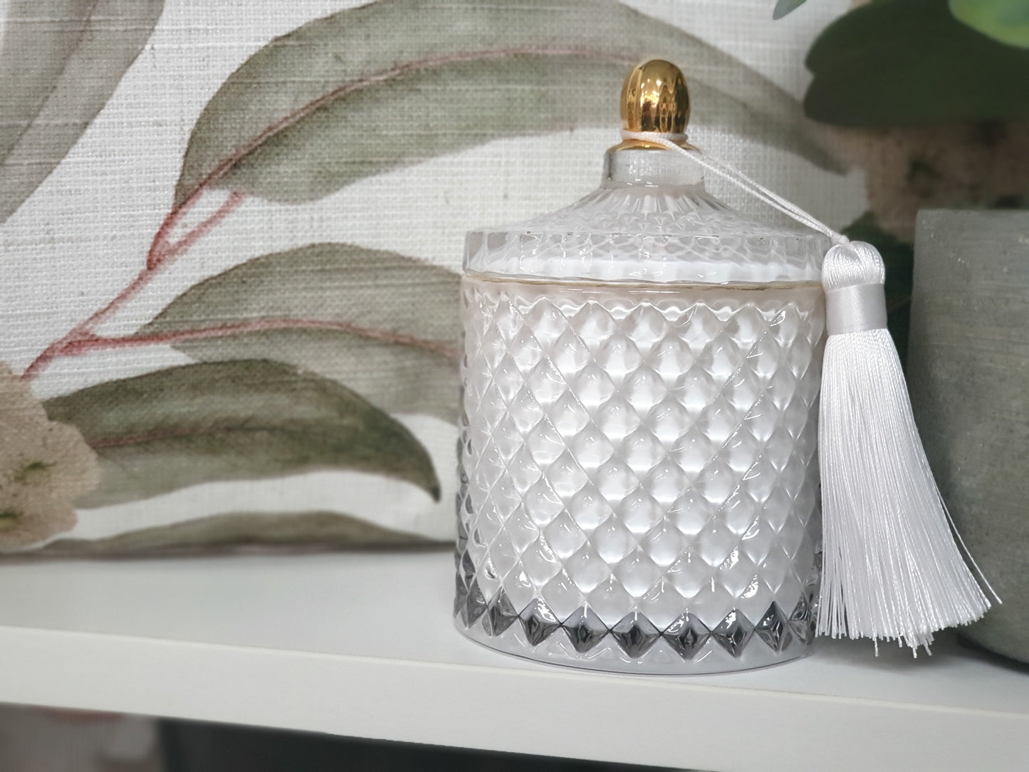 ROYAL WHITE CANDLE SMALL