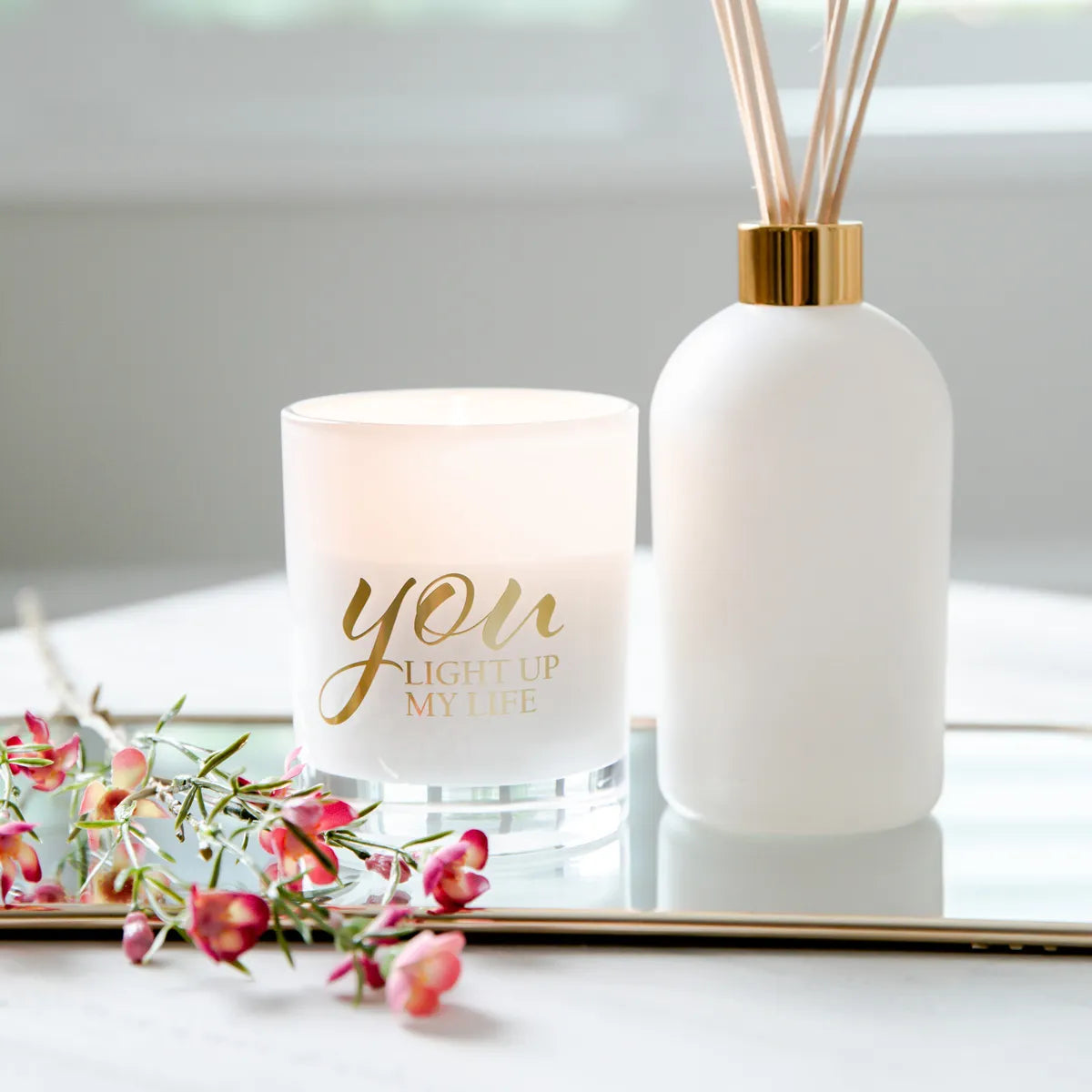 OXFORD WHITE/GOLD "LIGHT UP" CANDLE LARGE